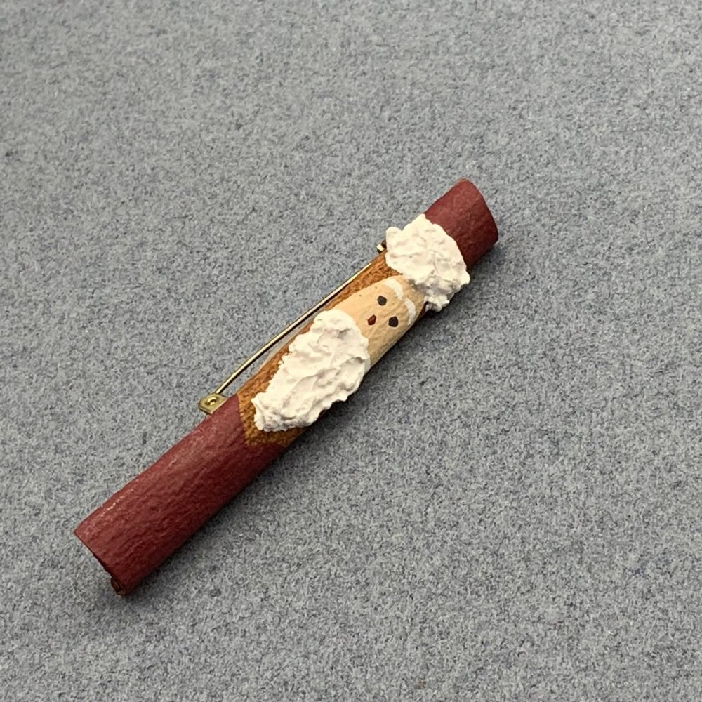 Cinnamon Stick Santa 1 Pin Brooch Christmas Textur